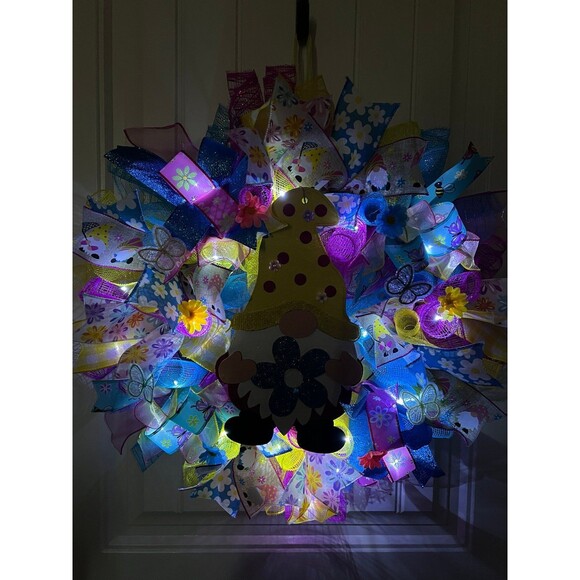 Handmade Spring/ Summer Daisy Butterfly Gnome Prelit Ribbon Wreath 22 in LED W2 - Picture 9 of 10